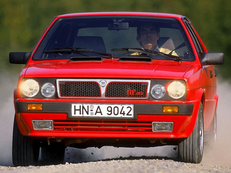  Lancia Delta HF 4WD 1986 года  (фото 12 из 12)